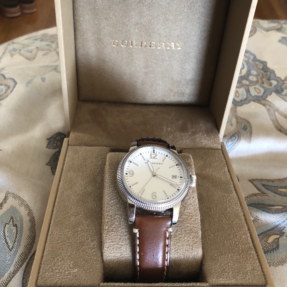 Authentic Burberry Womens Leather Watch